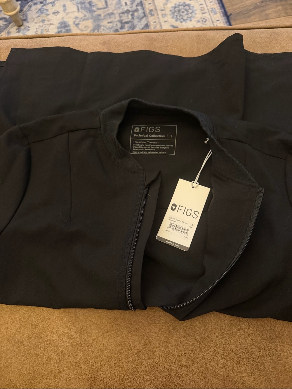 FIGS Womens Bellery Bomber Scrub Jacket - Small